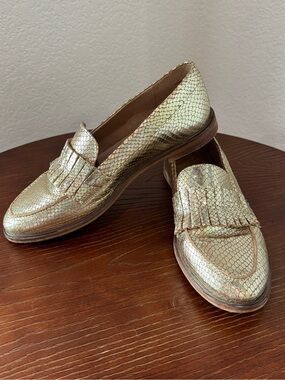 Seychelles Metallic Gold Fringe Loafer - Women's Slip-On Dress Shoe Size 8